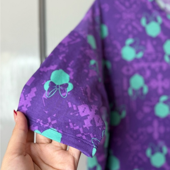 LuLaRoe Dianey Purple and Green Short Sleeve Tee | Minnie Print |XS - Picture 3 of 7